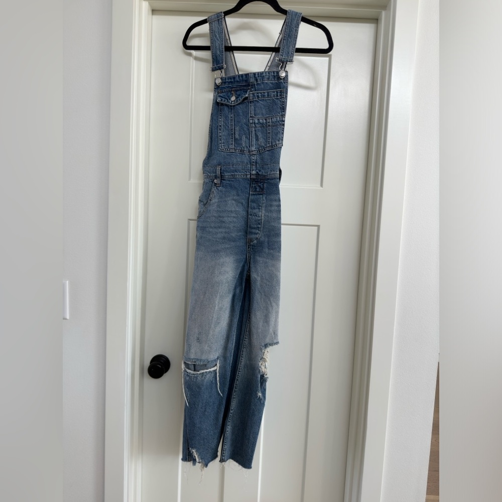 Free people cropped overalls. Size 25.